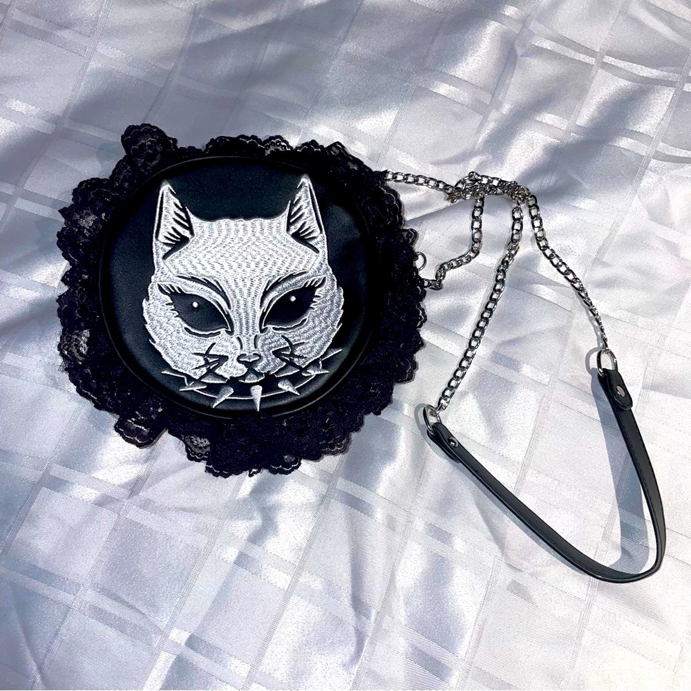Widow crossbody kitty cat bag